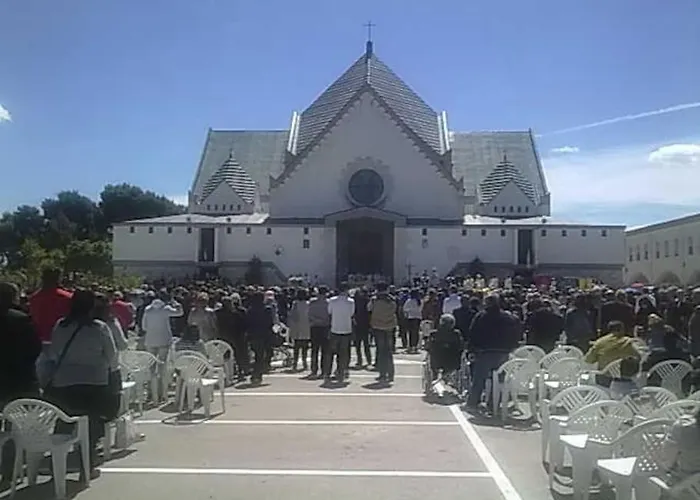 14 Posti Con Cucina E Parcheggio Privato Gratuito Apartment Candela