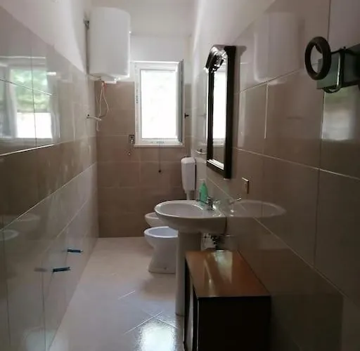 Apartment 14 Posti Con Cucina E Parcheggio Privato Gratuito *