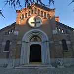 14 Posti Con Cucina E Parcheggio Privato Gratuito Candela