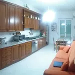 14 Posti Con Cucina E Parcheggio Privato Gratuito Candela