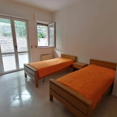 14 Posti Con Cucina E Parcheggio Privato Gratuito Apartment *