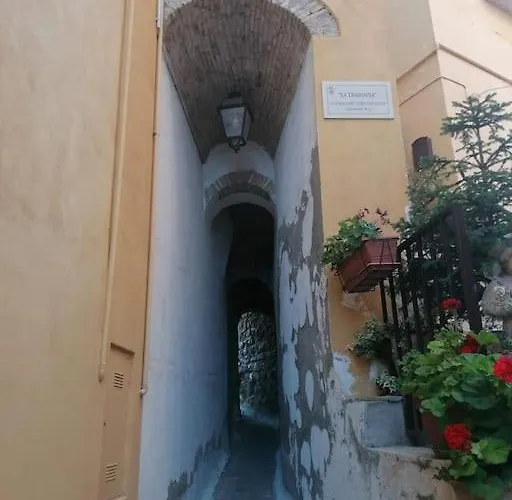 14 Posti Con Cucina E Parcheggio Privato Gratuito 坎德拉