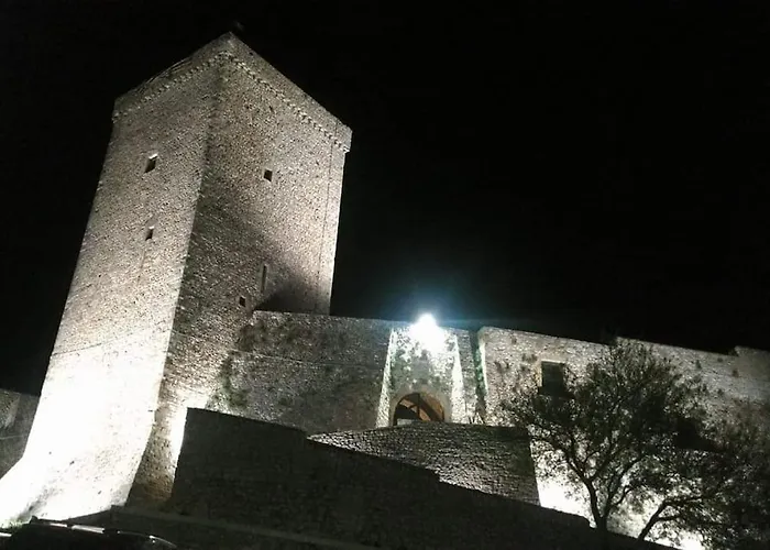 14 Posti Con Cucina E Parcheggio Privato Gratuito * Candela